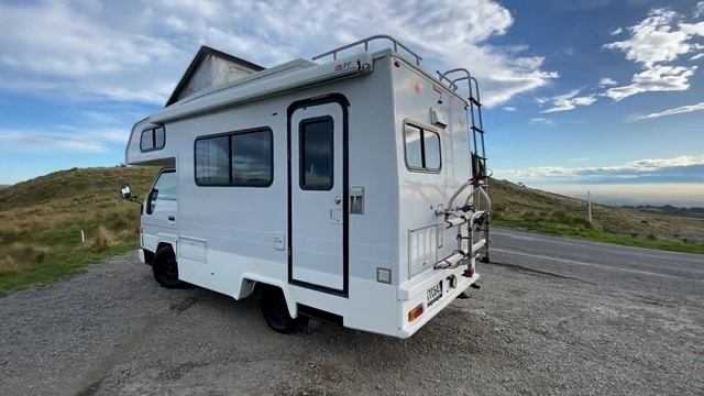 Toyota Hiace 1993 Walkaround