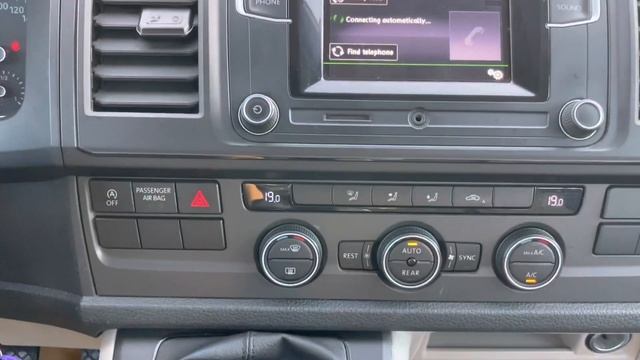 正2019年 Volkswagen Caravelle T6L 2.0 TDI 75kW M5 手排 柴油 黑色 實車實價 保證實車實價只賣94.8萬(95)