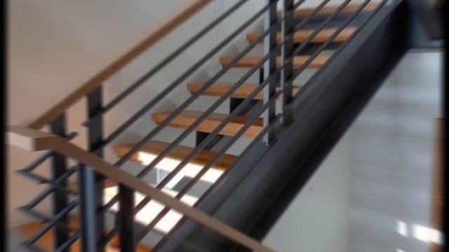Перила для лестницы на заказ | House&Dacha | 2024