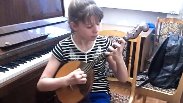 Игра на инструменте Домра