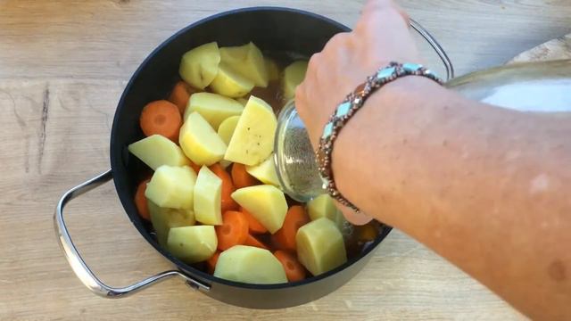 CREMIGE KÜRBIS SUPPE I Vegane Hokkaido Suppe mit Kokos I Karin Knorr Ernährungstraining