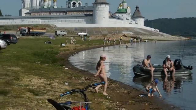 Купание у Макарьевского монастыря