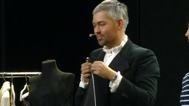 В Красноярске прошел мастер-класс стилиста и телеведущего Александра Рогова