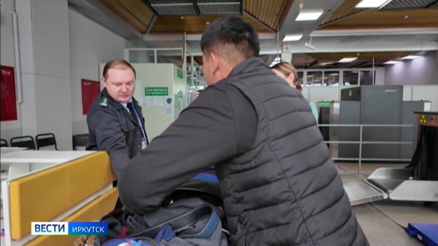 Более 380 нарушений правил провоза товаров выявили сотрудники таможенного поста в аэропорту Иркутска