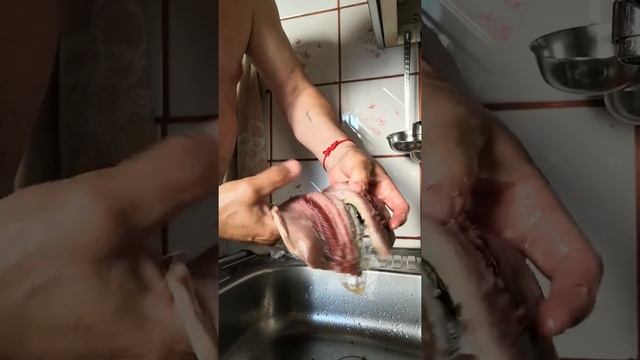 Как правильно почистить селедку