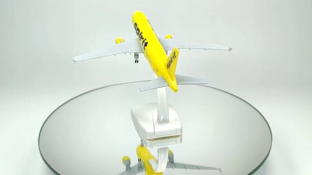 Модель самолета Airbus A320 Spirit Airlines длина 18 см (с шасси)