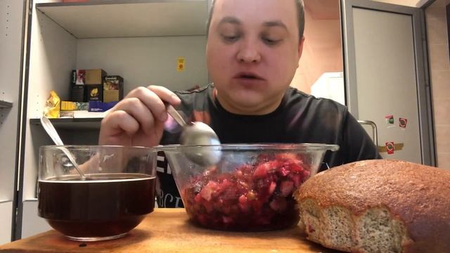 Винегрет сам делал/  растворимый шиповник/ ничему меня жизнь не учит снова купил в пятёрке тухляк