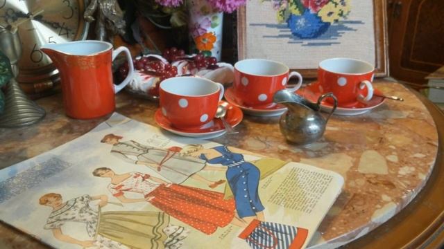 Антиквариат. Винтаж. Молочник с завода Круппа. Прогулка в прошлое. Красный в белый горошек.