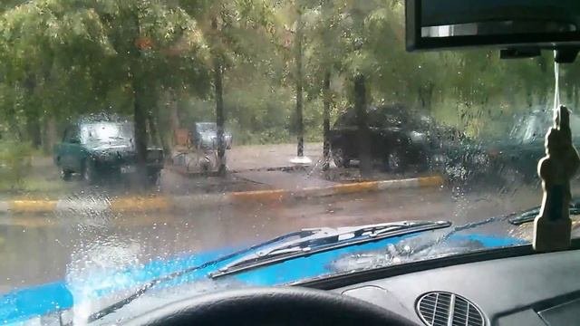 Два моторчика в бачке омывателя.
