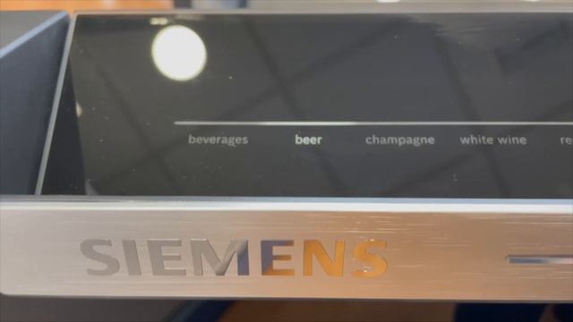 Frigorífico Siemens con Vinoteca KF96RSBEA