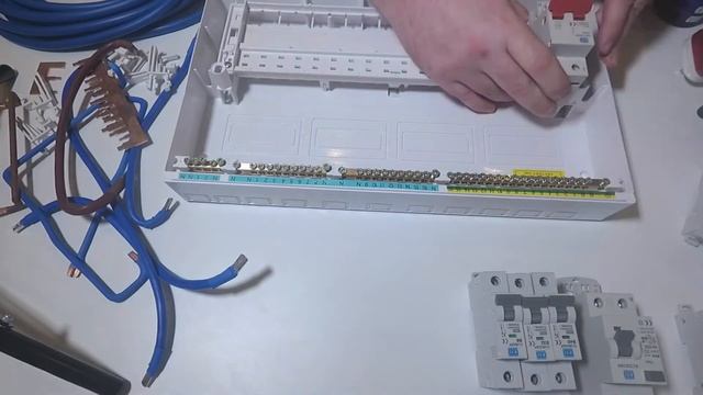 CamperVan Consumer Unit Build With Inverter And Polarity