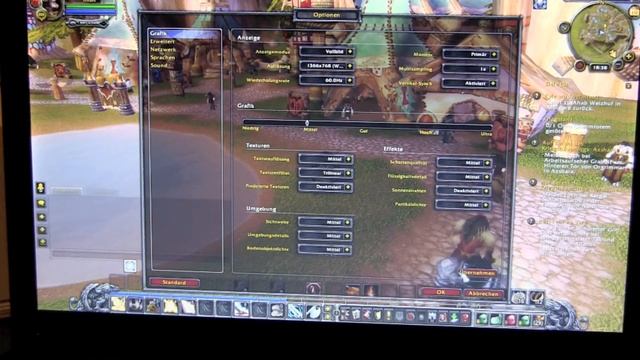 Asus eee 1215B playing World of Warcraft and Starcraft 2 HD Video test AMD E-450