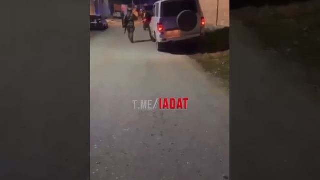  Альбом 
В Чечне неизвестные открыли огонь по местным силовикам. 

Среди них есть убитые.
Боевиков