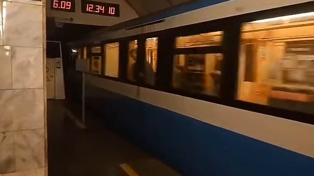 Отправление 81-7021/7022|Киевское метро