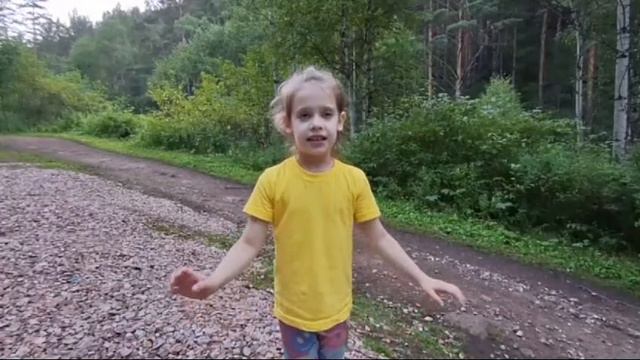 "Россия начиналась не с меча!" (автор: Э. Асадов), Читает: Анна Кулешова, 5 лет