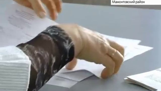 15 лет по разбитой дороге. Проезжая часть от села Крестьянка до Черной Курьи нуждается в ремонте