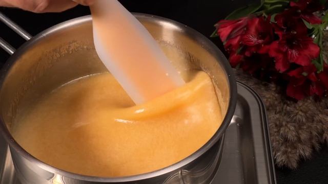 SNICKERS-Röllchenkuchen der auf der Zunge zergeht! Einfaches und leckeres Rezept in 5 Minuten