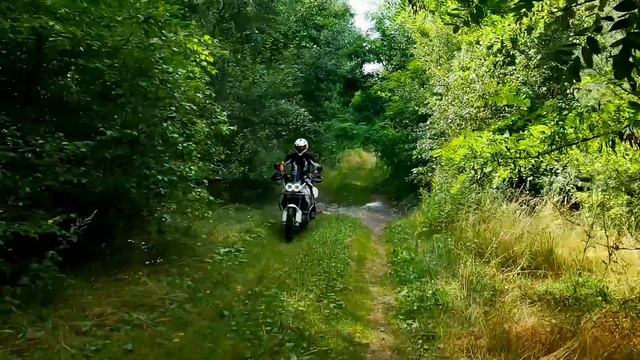 Ducati Desert X - prawdziwa terenówka!