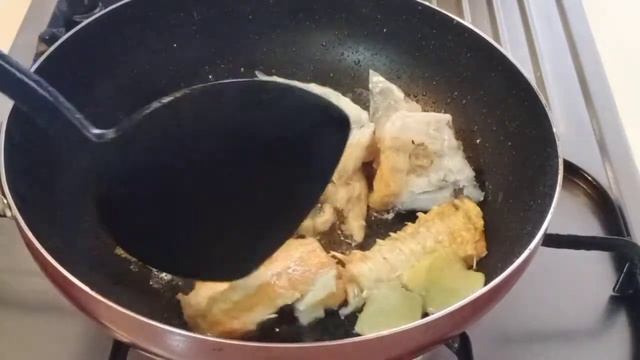 MISO SOUP RECIPE / FRIED SALMON HEAD AND SOFT TOFU