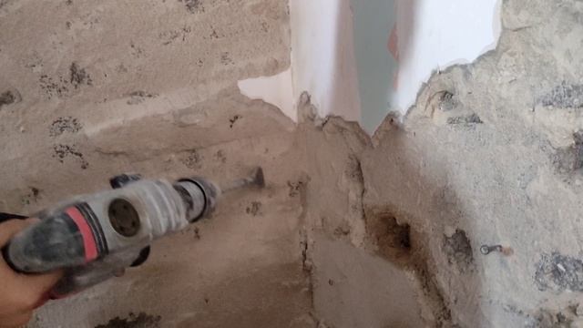 Как снять старую штукатурку со стены,