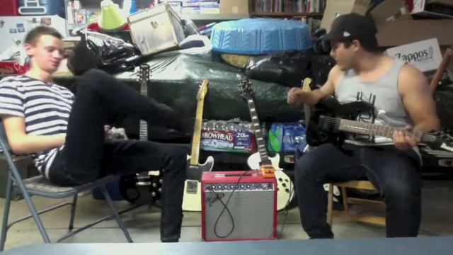 Win a Gibson Les Paul "Future Tribute" - Make A Review Video Like Capt & Chappers