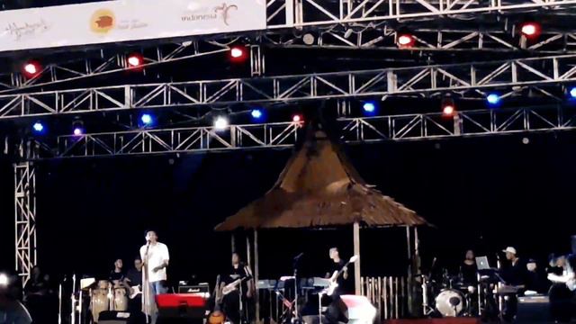 Terserah/Akhir Cerita Cinta (Medley) - Glenn Fredly [Live Festival Teluk Jailolo 2019]