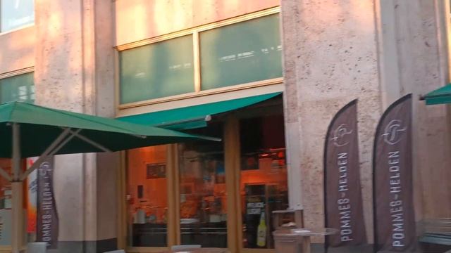 Feueralarm in der Galeria Kaufhof in Berlin Alexanderplatz