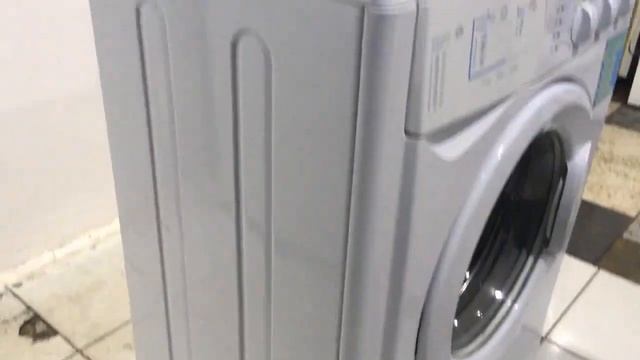 Стиральная машинка Indesit WISL103