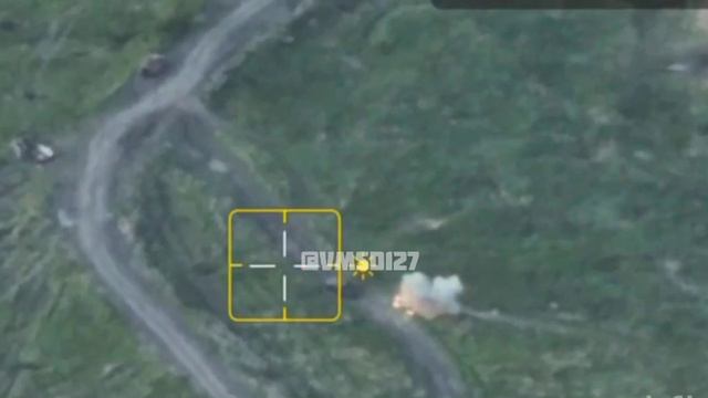 Операторы fpv-дронов из 218 танкового полка 127 МСД обнаружили и уничтожили всушную "буханку" (УАЗ)