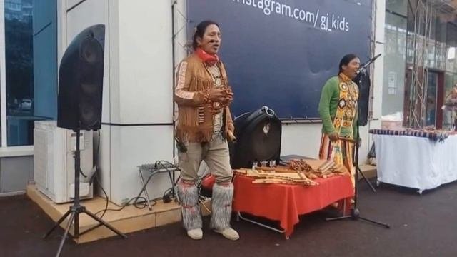 Yarik Ecuador - Apukunawua  Inka purinan. Красивая музыка. Индейцы Эквадора.