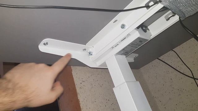 Ikea Rodulf Review: A mix of good and bad ? Best budget standing desk under 350 euros ?