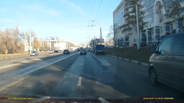 Воронеж. В минуса поливают улицы