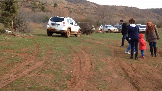 Renault / Dacia duster 2015 4x4 deep mud and water