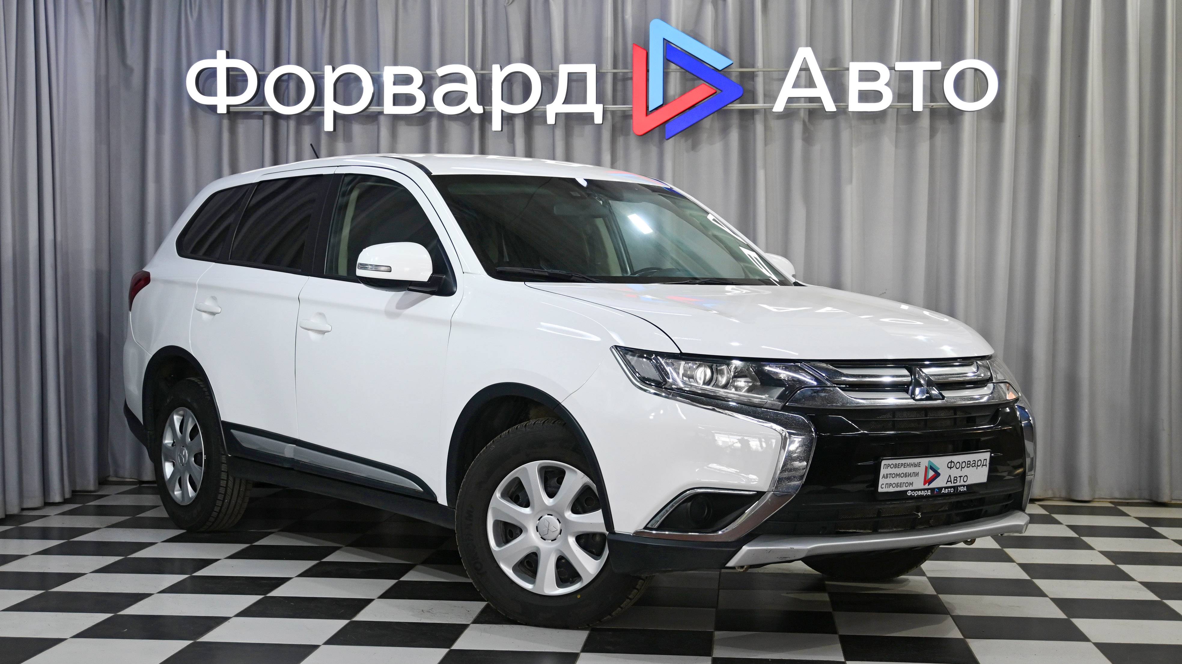 Mitsubishi Outlander (2016) 12042