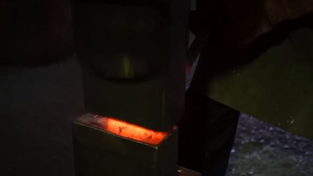 Cum se Forjeaza un Topor - Maestrul Fierar Tibi Moldovan - Topor Forjat Manual