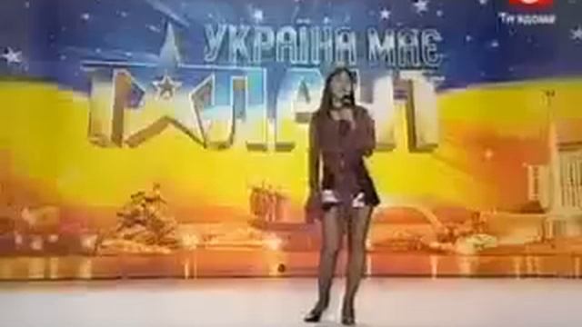 Она думает что умеет петь