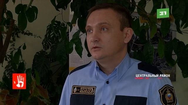Бог есть  Житель Троицка застрял в окне пытался ограбить храм Александра Невского в Челябинске