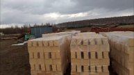Дом привезли кирпич ! вышли пофоткаться с женой и дочкой