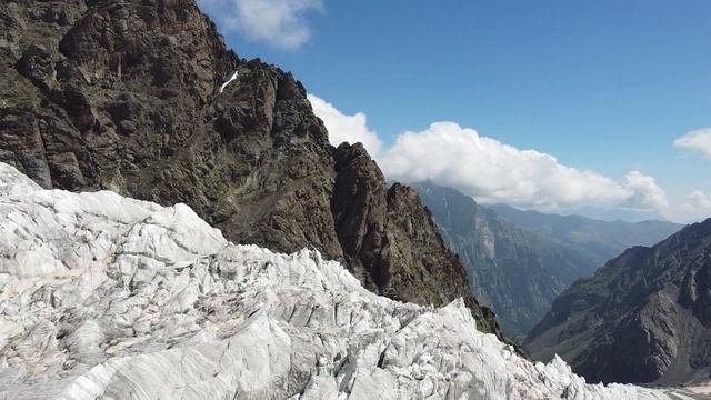 Цейское Ущелье. Часть 3. Хижина НиколаеваTsey Gorge. Part 3. Nikolaevs hut.