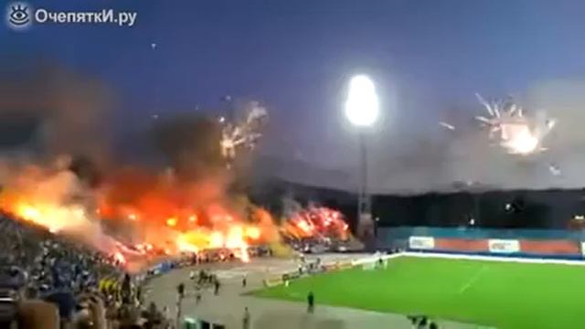 Больные фанаты и салют