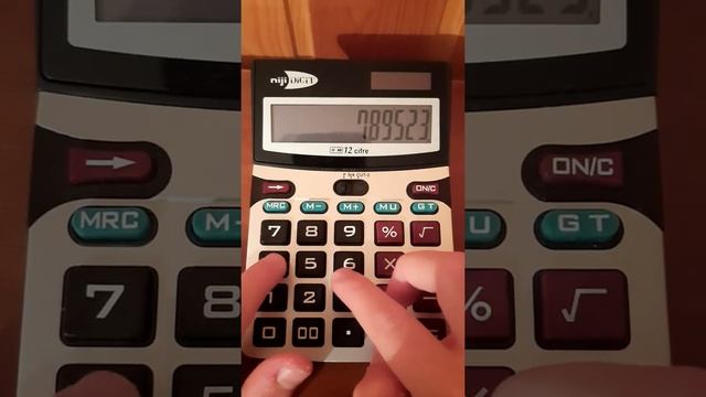 Я запустил гта 5 на калькуляторе с подвохом...