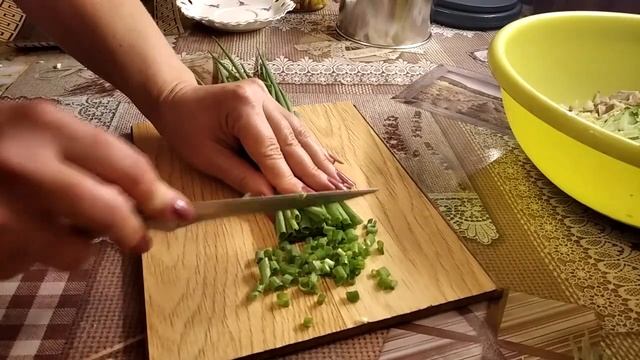 Салат из курицы и кукурузы. Очень просто и вкусно. Копченая курица и кукуруза