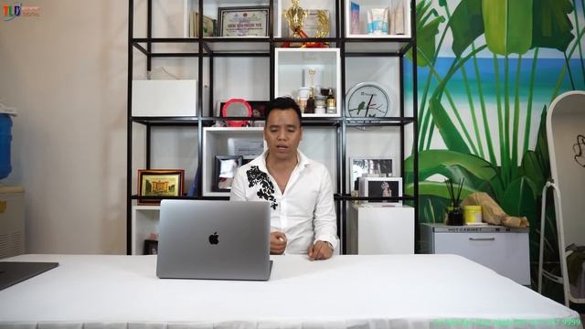 Trên Tay Chiếc Macbook Pro Touchbar 15 Đời 2018 Có Ổ Cứng SSD Lên Đến 1TB