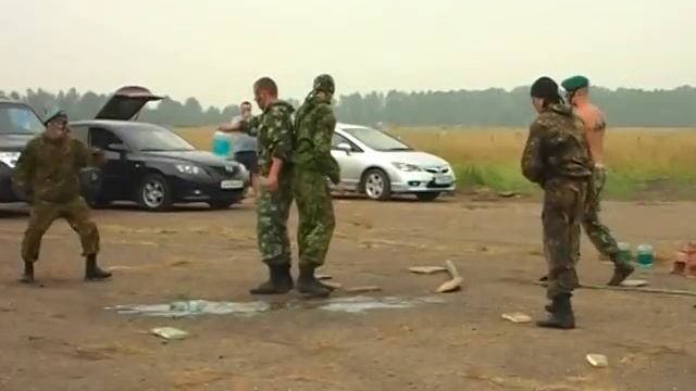 ПОКАЗУХА 2 августа 2010 г. на 80-лет ВДВ (ЯР.АЭРОКЛУБ)