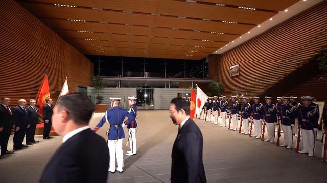 Церемония встречи Садыра Жапарова и премьера Японии Фумио Кисиды