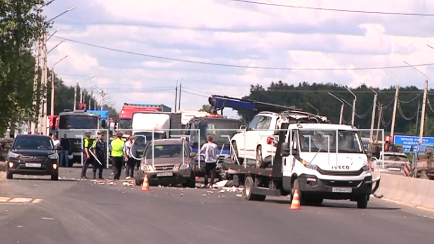 Не затормозившая на Московском шоссе фура протаранила 10 автомобилей