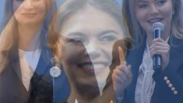 КАБАЕВА ПОКАЗАЛА ВСЕМ ОБРУЧАЛЬНОЕ КОЛЬЦО.