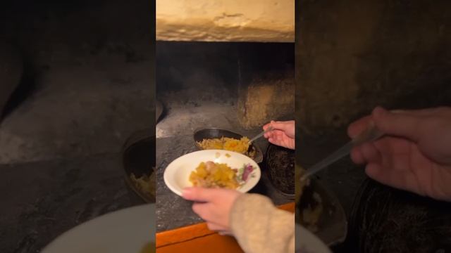 Готовка еды в русской печи
