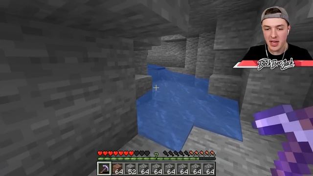 Upgrading PICKAXE to GOD PICKAXE in MINECRAFT!