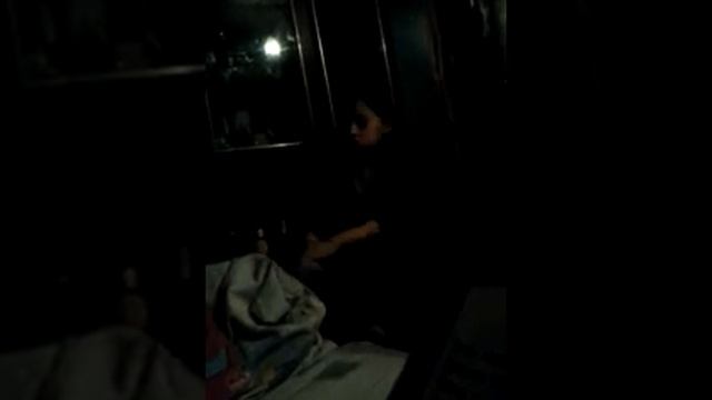 Девочка учит стих и плачет смешно до слез если улыбнулся лайк
